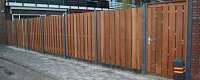 Hout & beton schutting