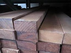 Hardhout Ruw Azobe Regel 50x100x2000 mm